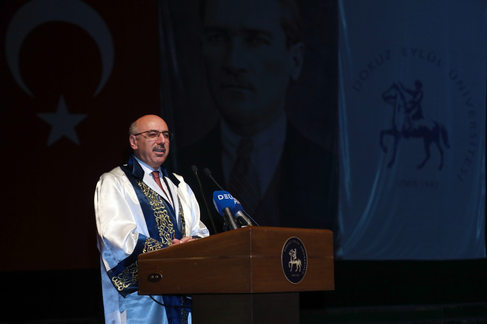 DEÜ’de ortak mezuniyet coşkusu